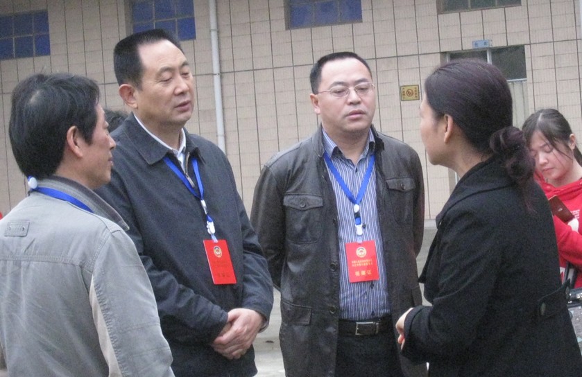 内江市政协副主席黄忠莅临我公司视察.jpg 内江市政协副主席黄忠莅临我公司视察.jpg